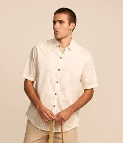 Camisa Relaxed em Tricoline com Estampa Minimalista de Ilha