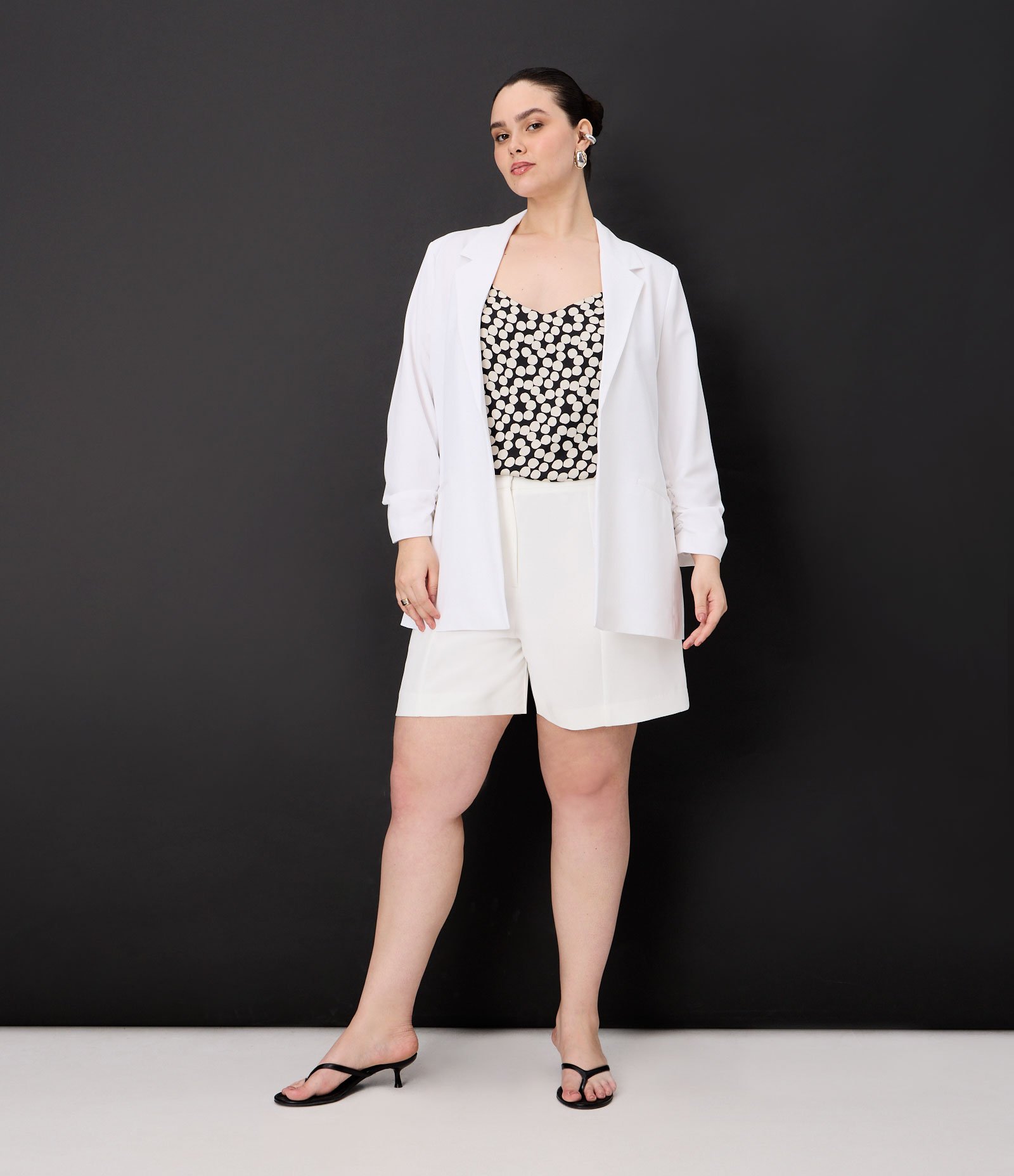 Blazer Alongado em Crepe Manga Puxadinha Curve & Plus Size Branco 1