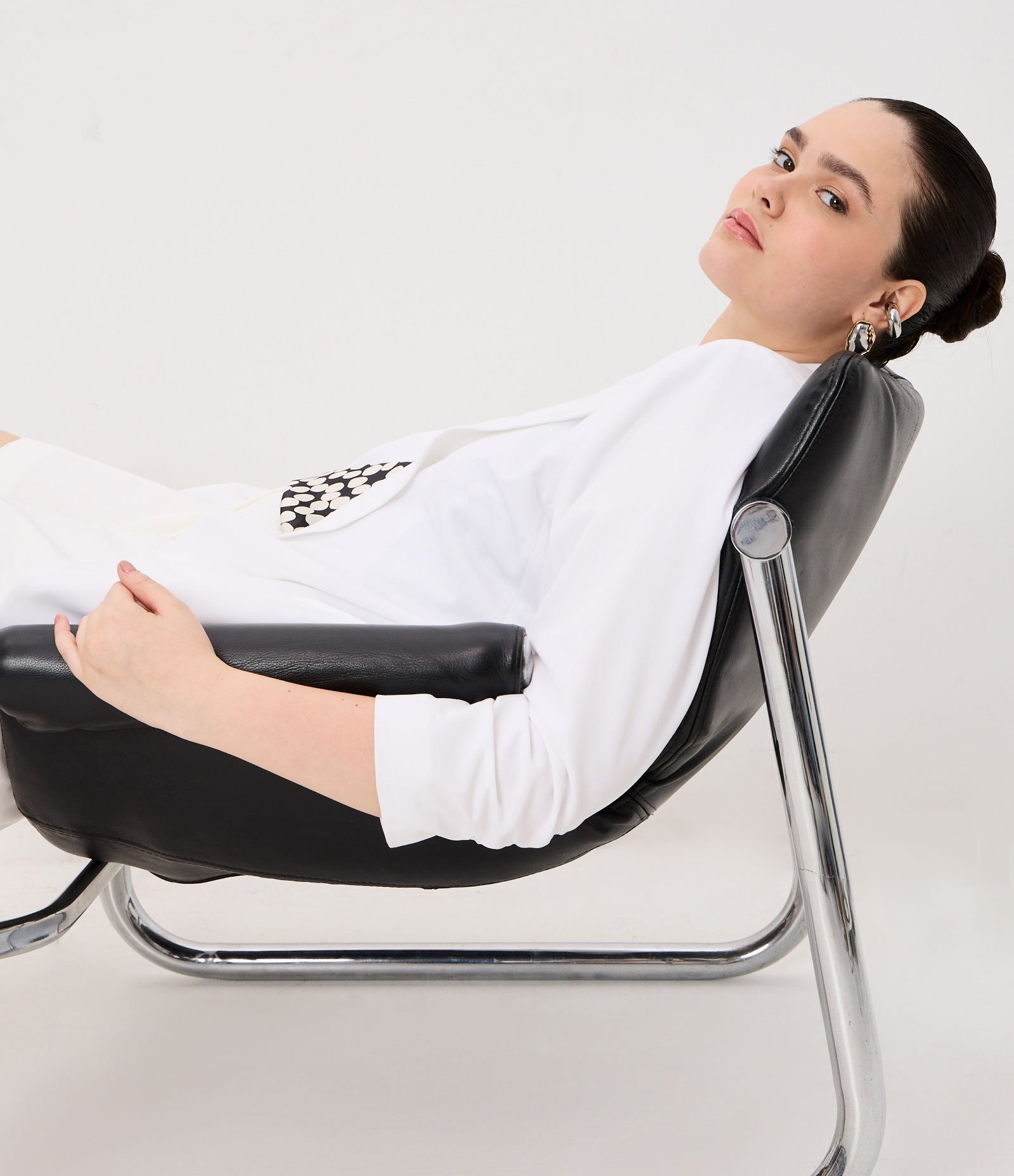 Blazer Alongado em Crepe Manga Puxadinha Curve & Plus Size Branco 2