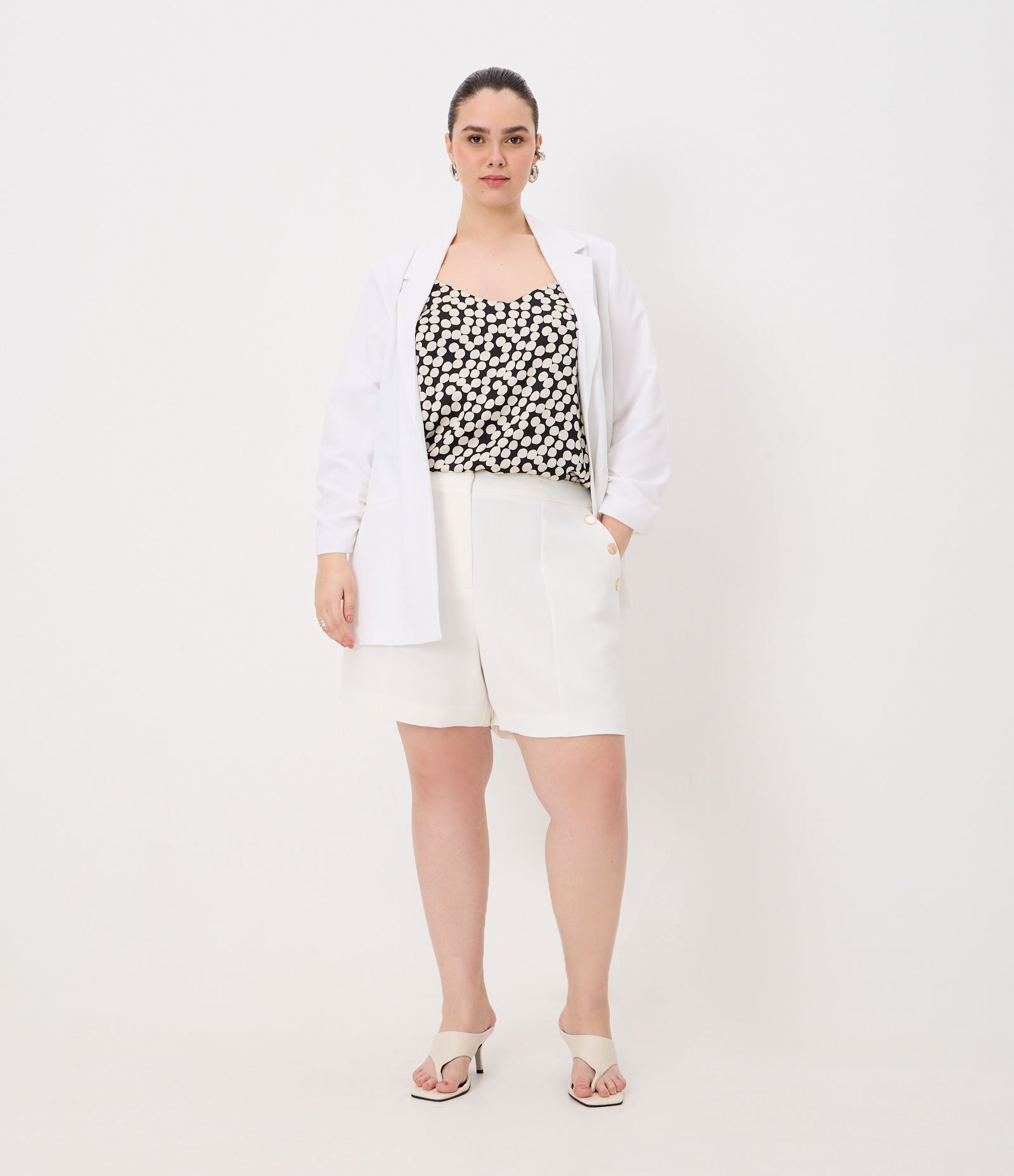 Blazer Alongado em Crepe Manga Puxadinha Curve & Plus Size Branco 4