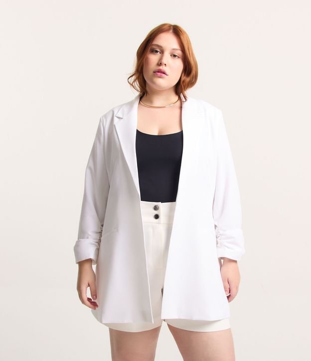 Blazer Alongado em Crepe com Manga Puxadinha Curve & Plus Size