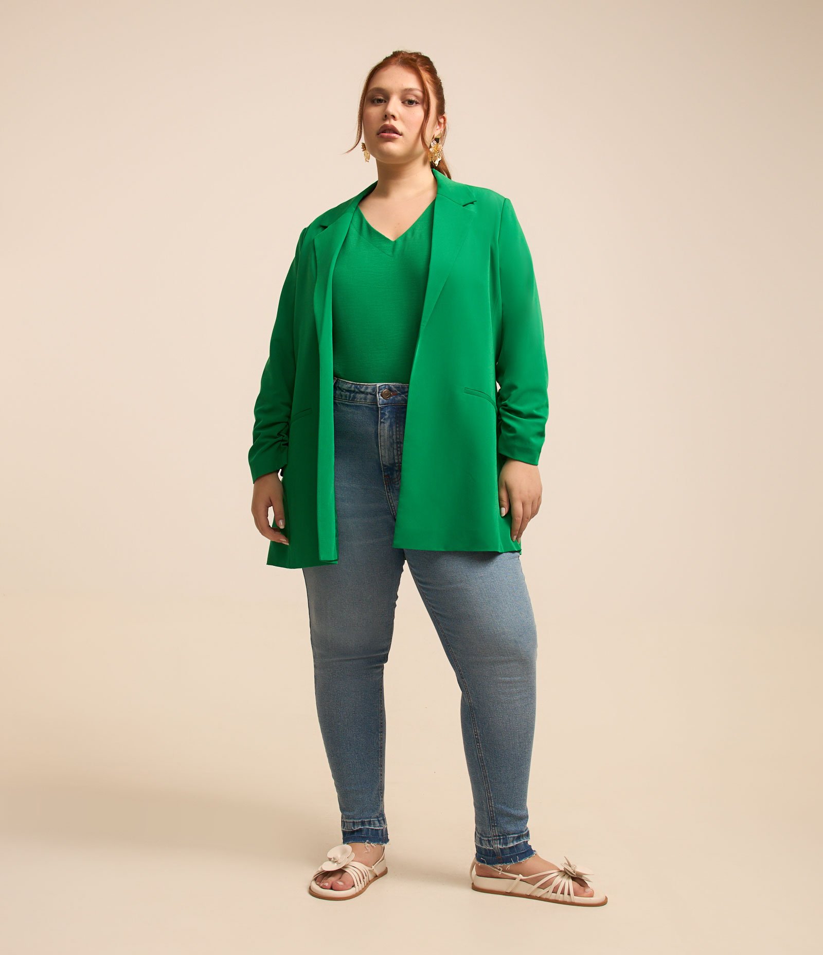 Blazer Alongado em Crepe Manga Puxadinha Curve & Plus Size Verde 2