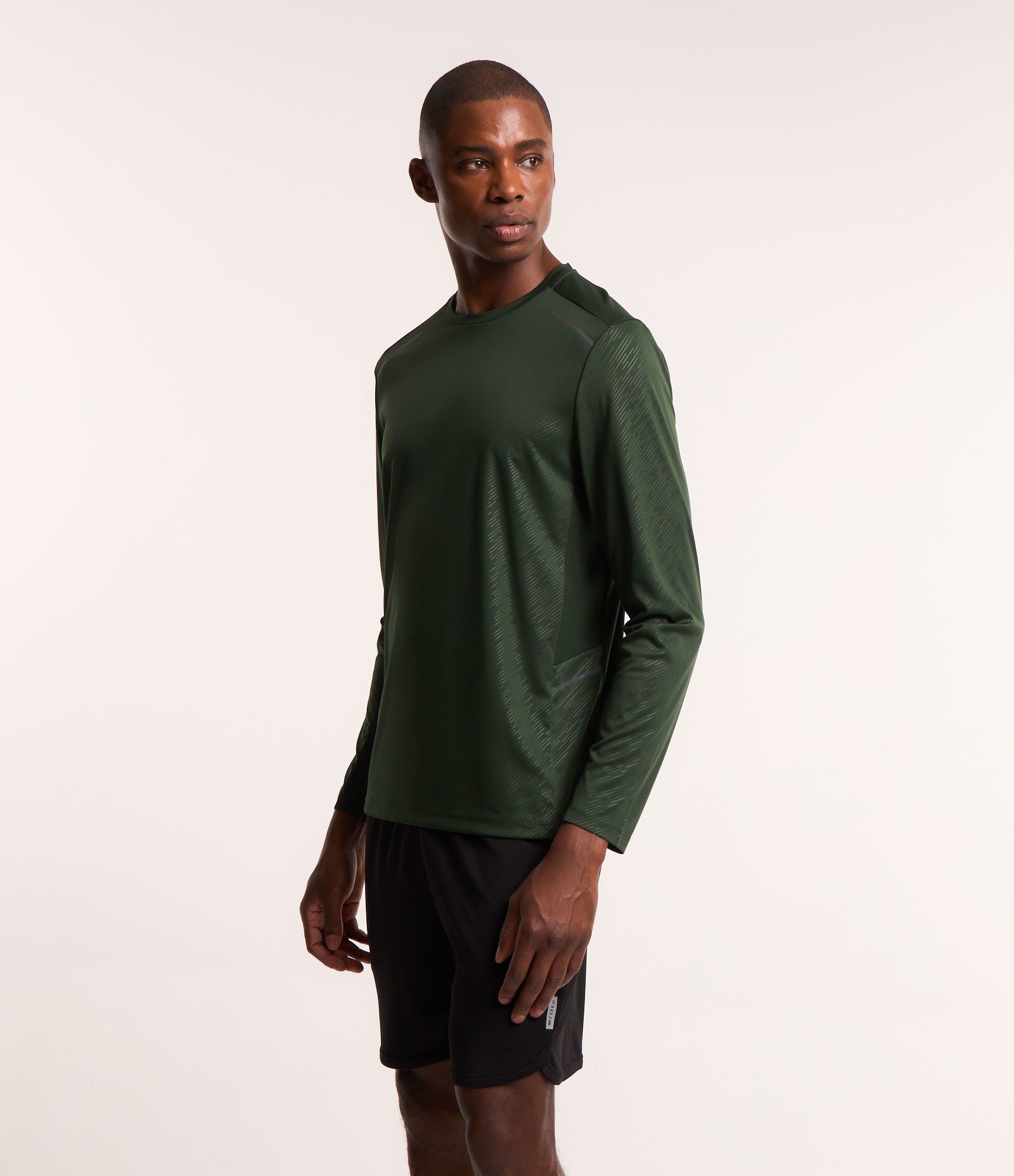 Camiseta Esportiva com Estampa Riscada com Proteção UV Verde 1