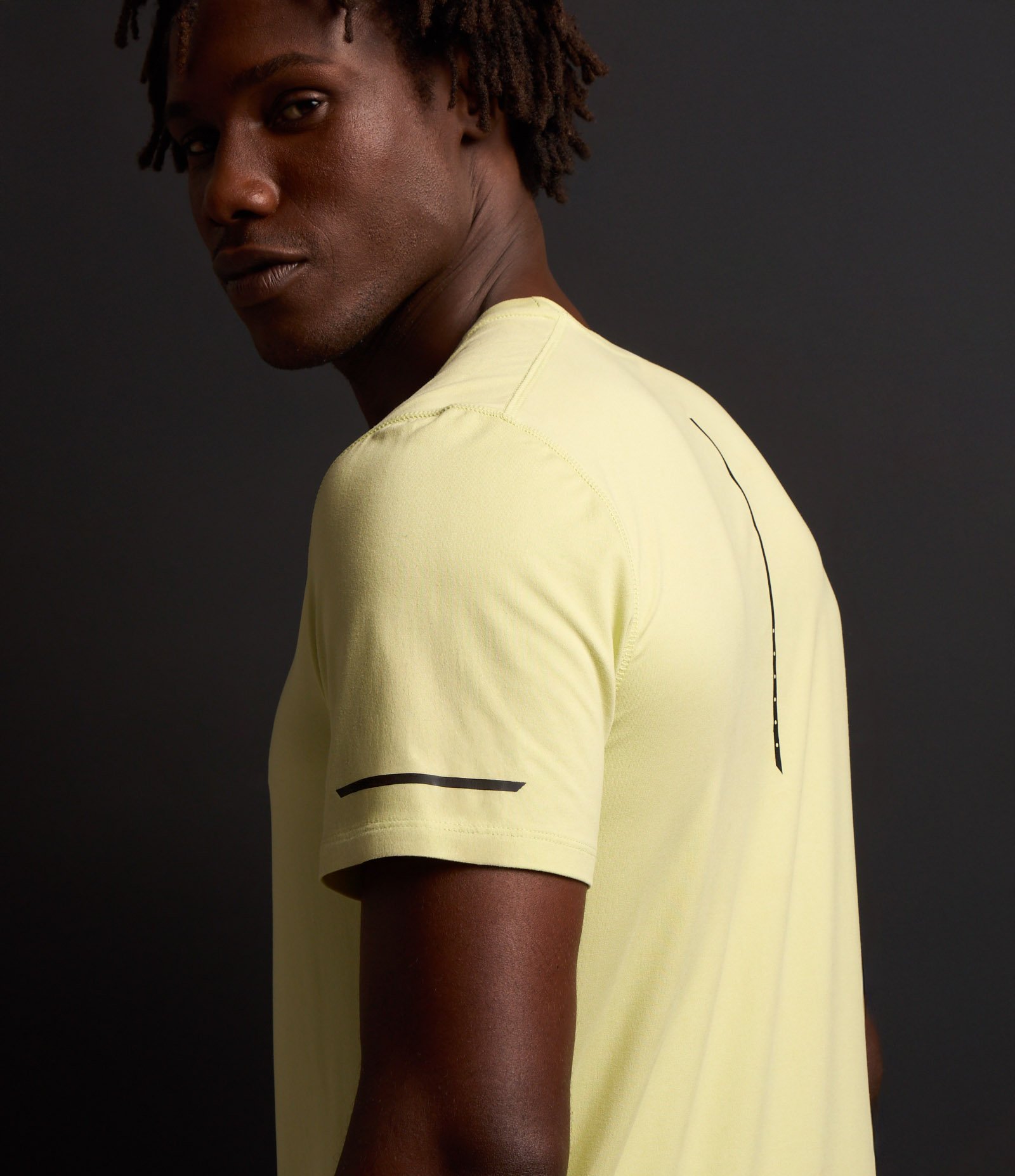 Camiseta Regular Esportiva em Tecnologia Dry com Etiqueta na Barra 3