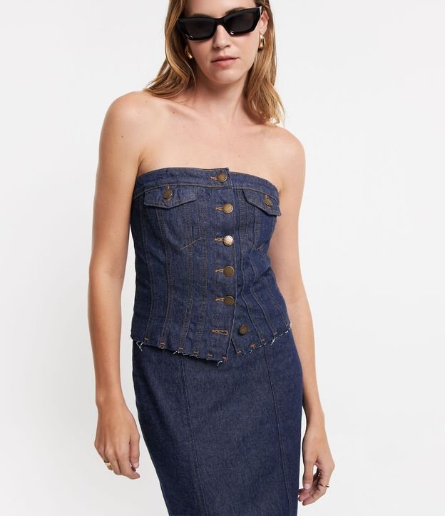 Blusa Tomara que Caia Jeans com Abotoamento Frontal e Lastex nas Costas