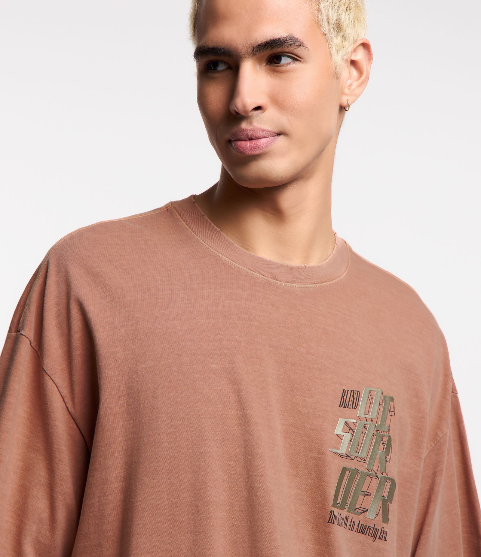 Camiseta Boxy em Algodão com Estampa Disorder Marrom 4