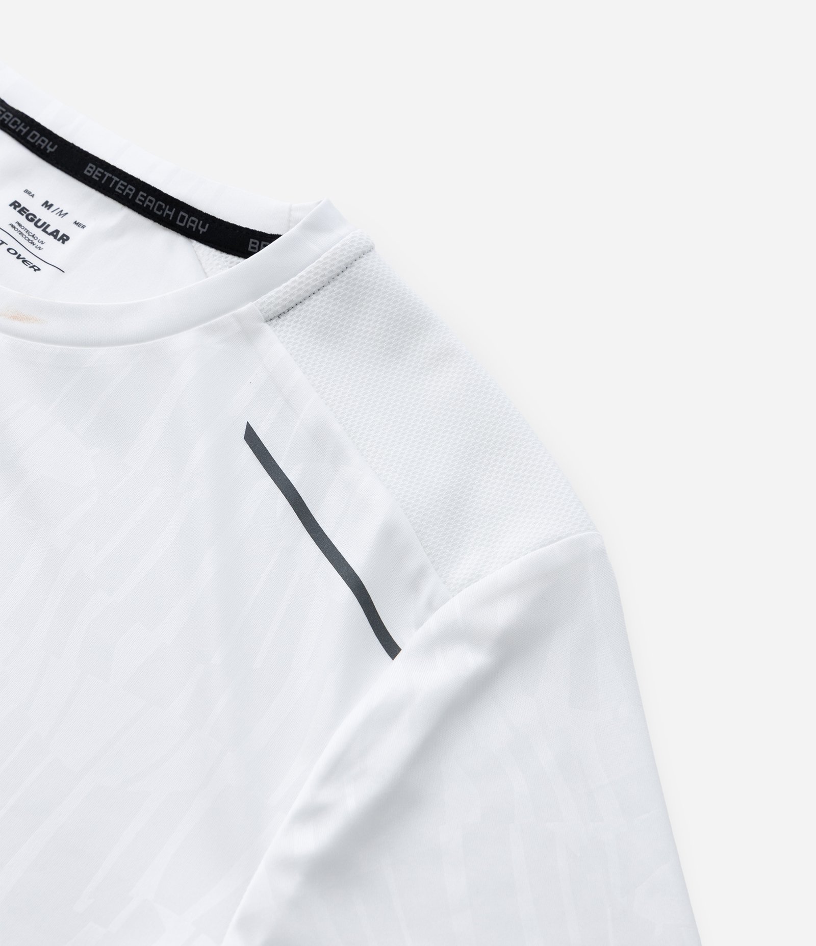 Camiseta Esportiva Tecnologia Dry com Estampa Heat Print Branco 8