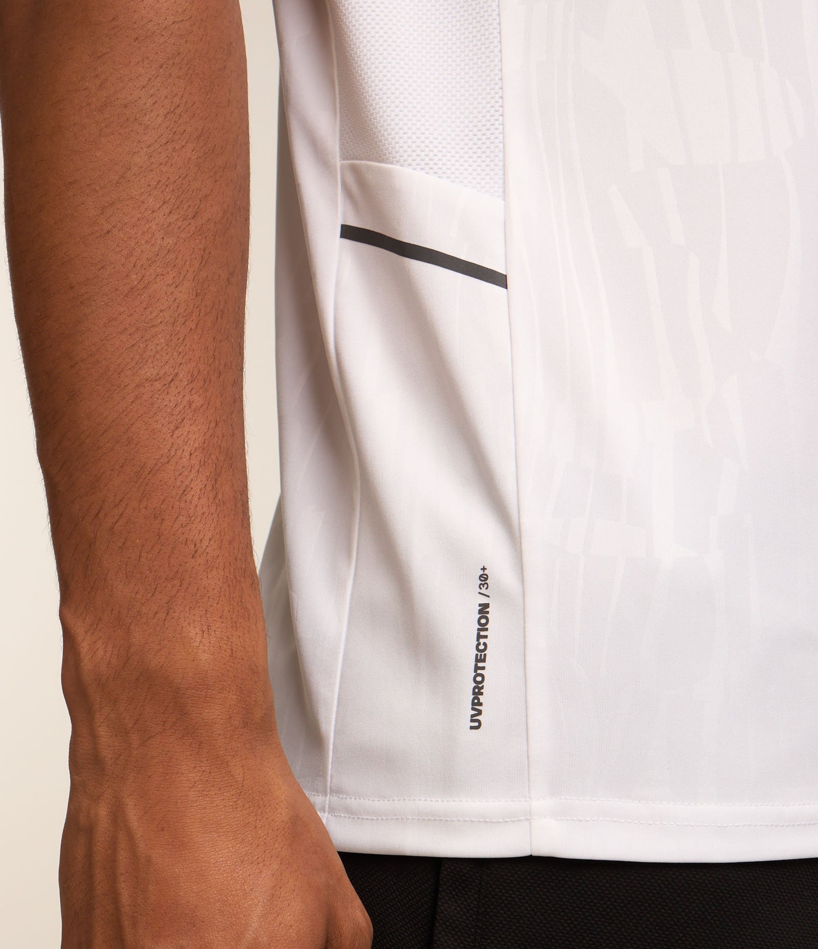 Camiseta Esportiva Tecnologia Dry com Estampa Heat Print Branco 3