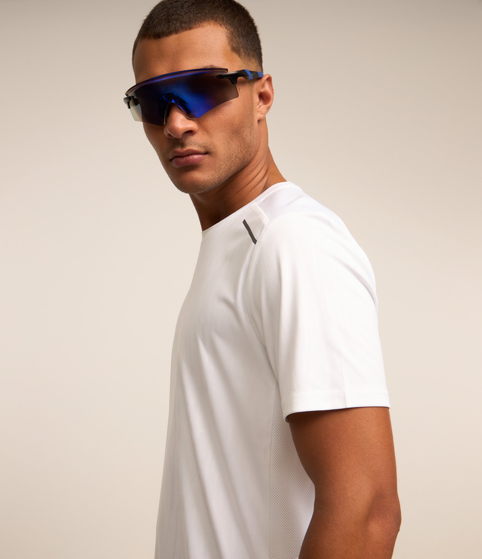 Camiseta Esportiva Tecnologia Dry com Estampa Heat Print Branco 4