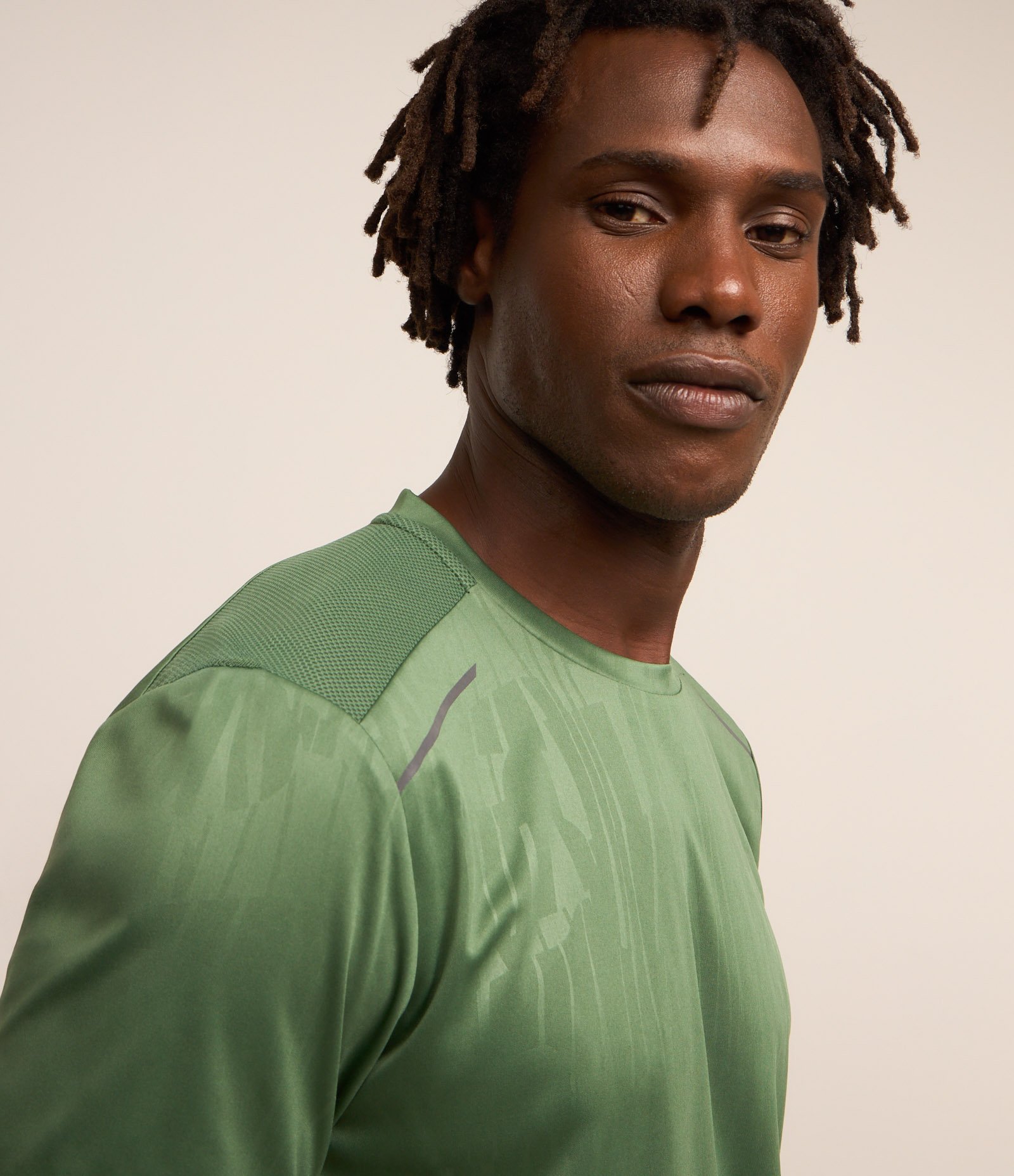 Camiseta Esportiva Tecnologia Dry com Estampa Heat Print Verde Claro 4
