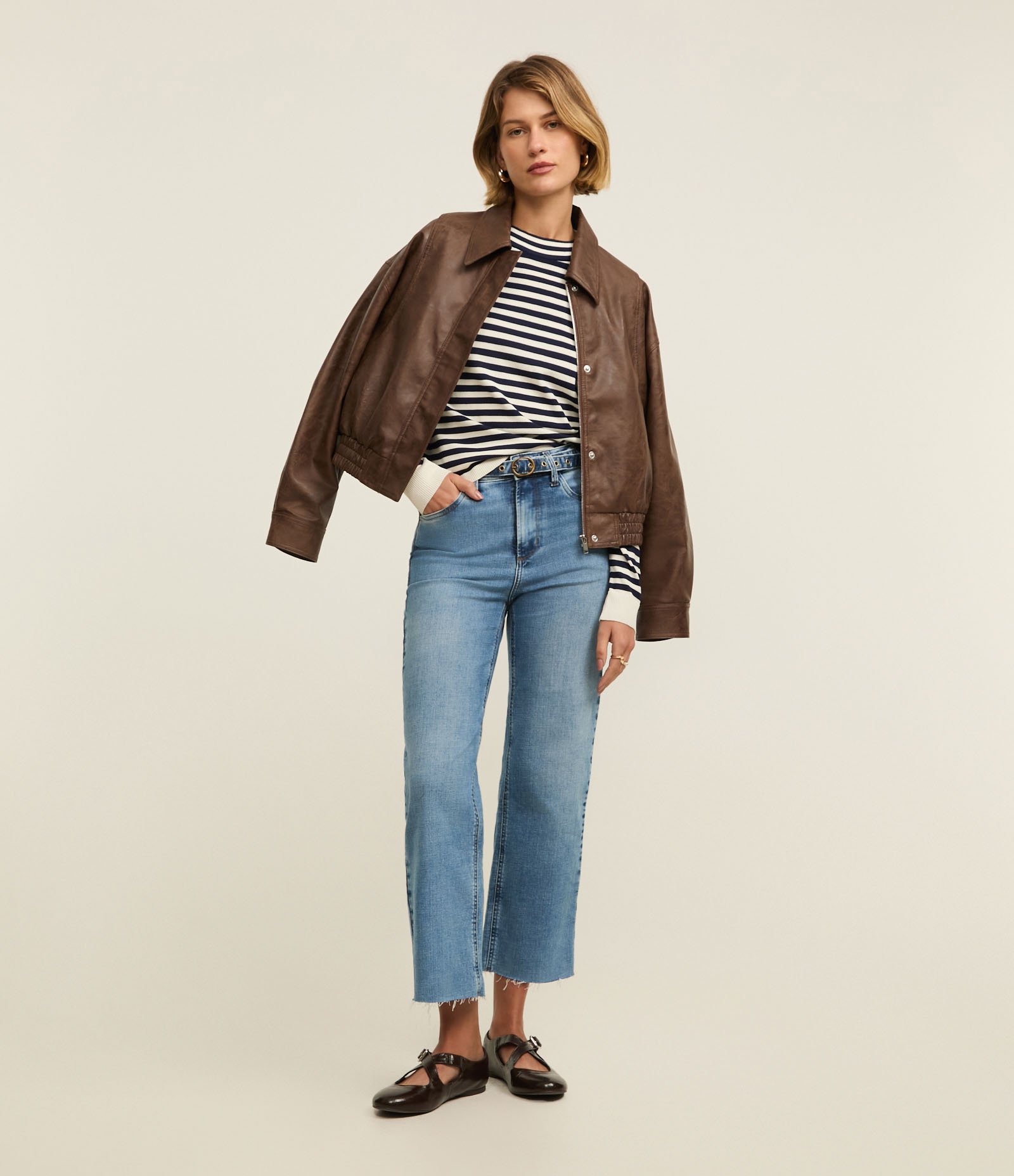 Calça Reta Cropped em Jeans com Cinto Afivelado Azul 1