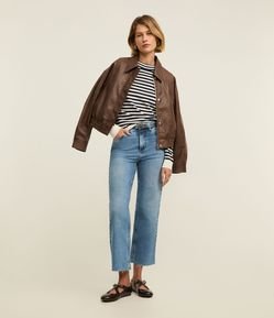 Calça Reta Cropped em Jeans com Cinto Afivelado