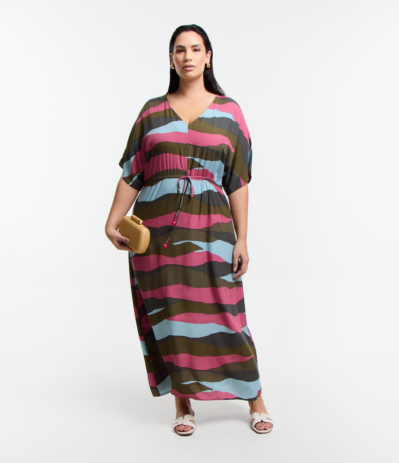 Vestido Midi em Viscose Abstrata com Amarração na Cintura Curve & Plus Size Multicores 1