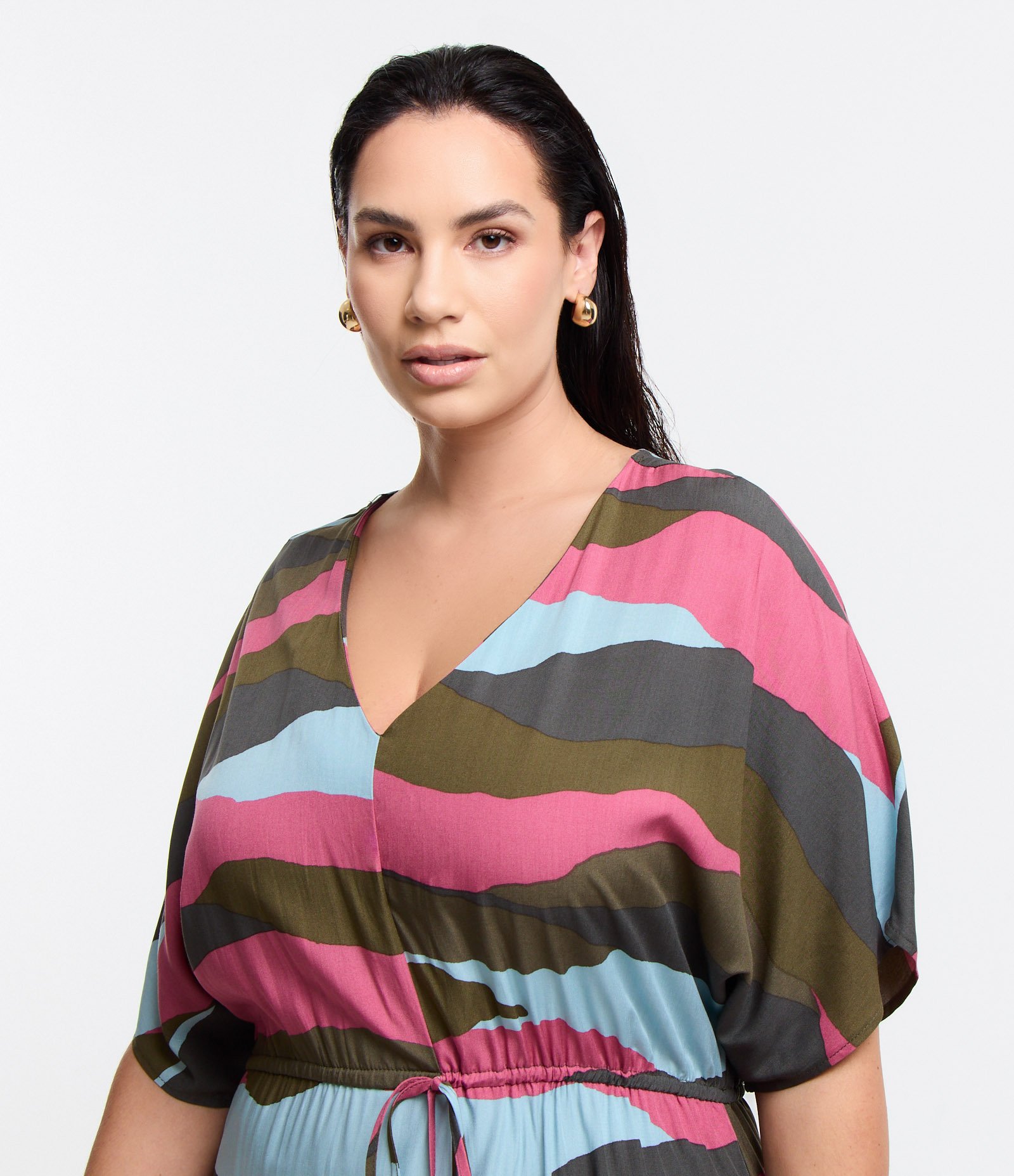 Vestido Midi em Viscose Abstrata com Amarração na Cintura Curve & Plus Size Multicores 2