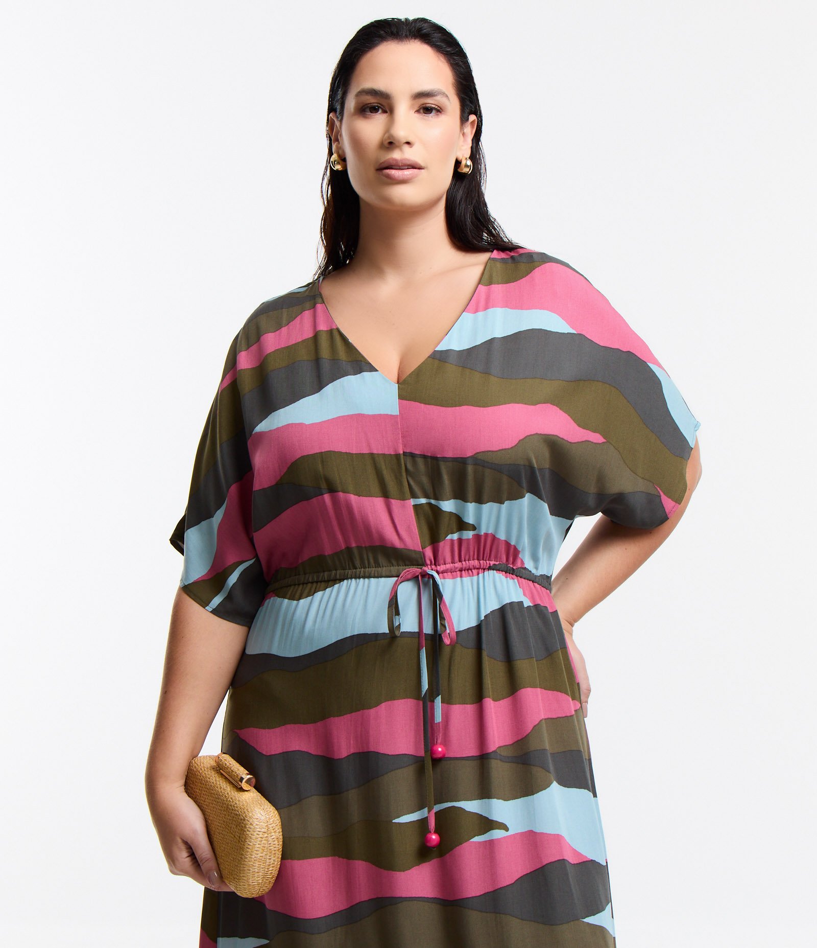 Vestido Midi em Viscose Abstrata com Amarração na Cintura Curve & Plus Size Multicores 4