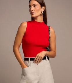 Blusa Regata Básica em Tricô com Gola Alta