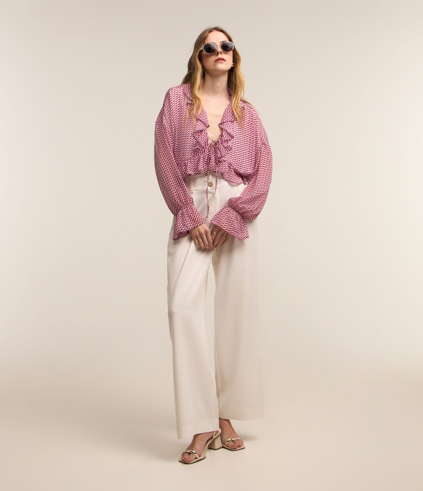 Blusa em Chiffon com Babados e Estampa Pied de Poule Rosa 3