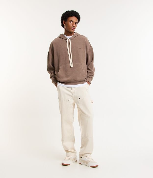 Calça Sarja com Bolsos e Carpenter Lateral