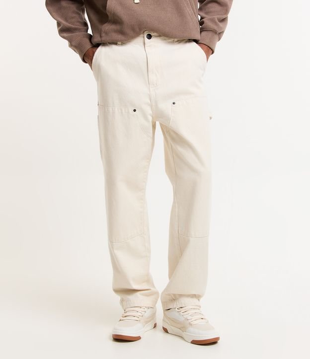 Calça Sarja com Bolsos e Carpenter Lateral