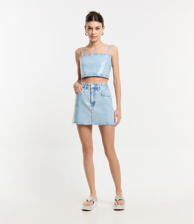 Saia Curta em Jeans com Bolsos e Bolinhas Transparentes