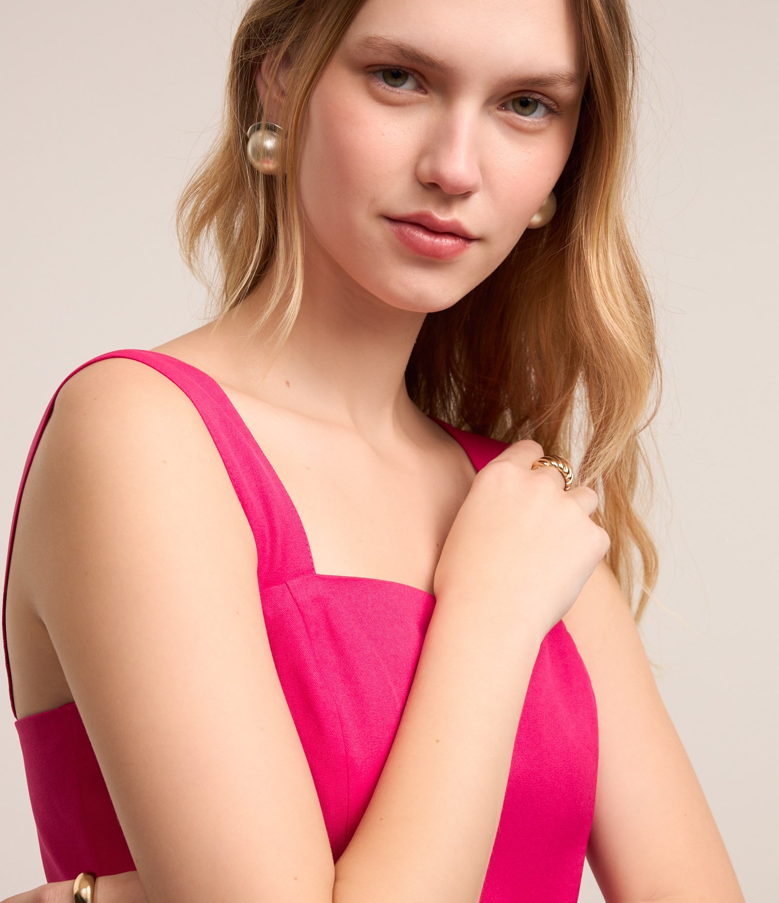 Blusa sem Manga em Crepe com Peplum na Barra e Fechamento em Zíper Rosa 4