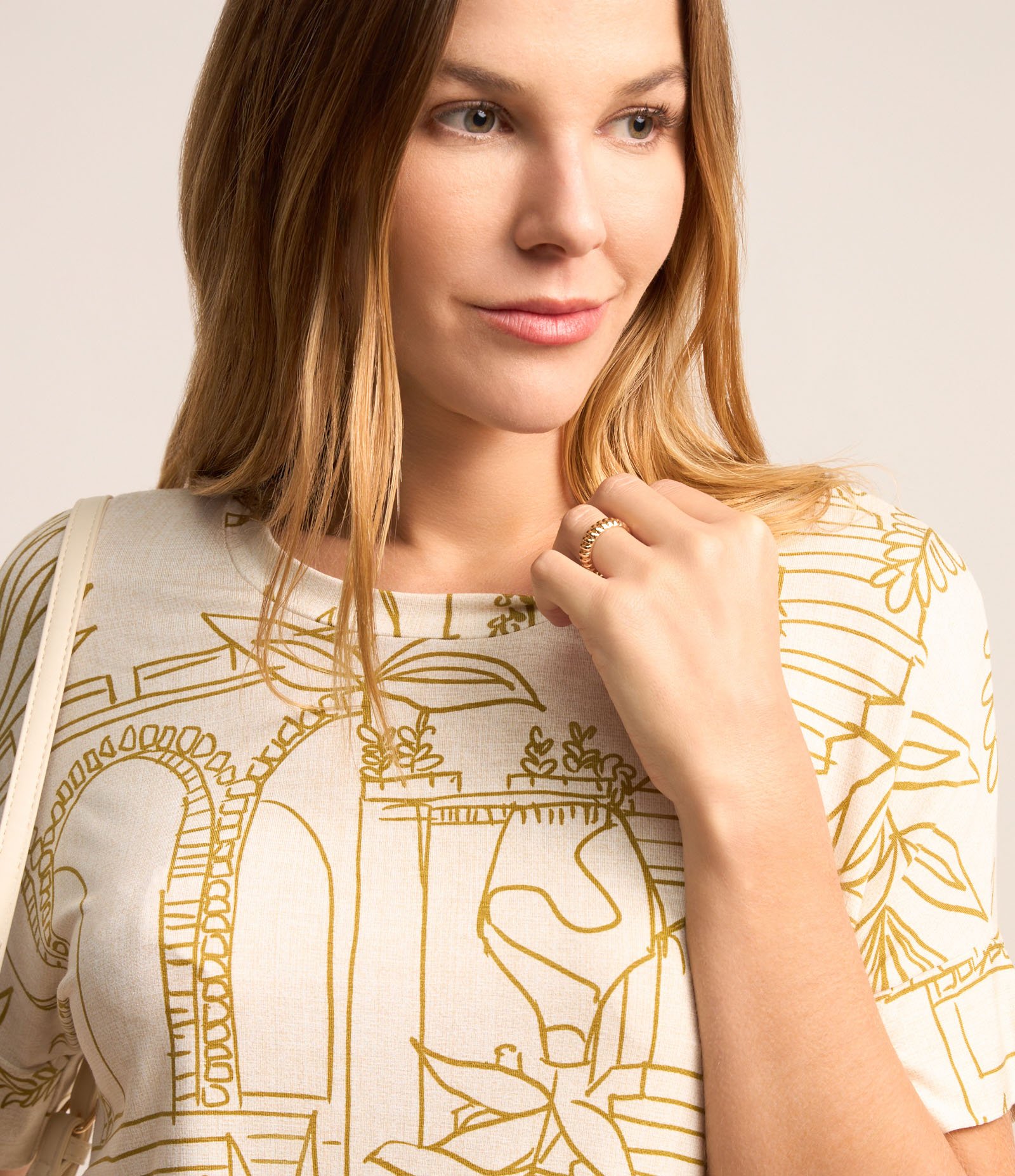 Blusa em Viscose com Estampa Folhagens Off White 3