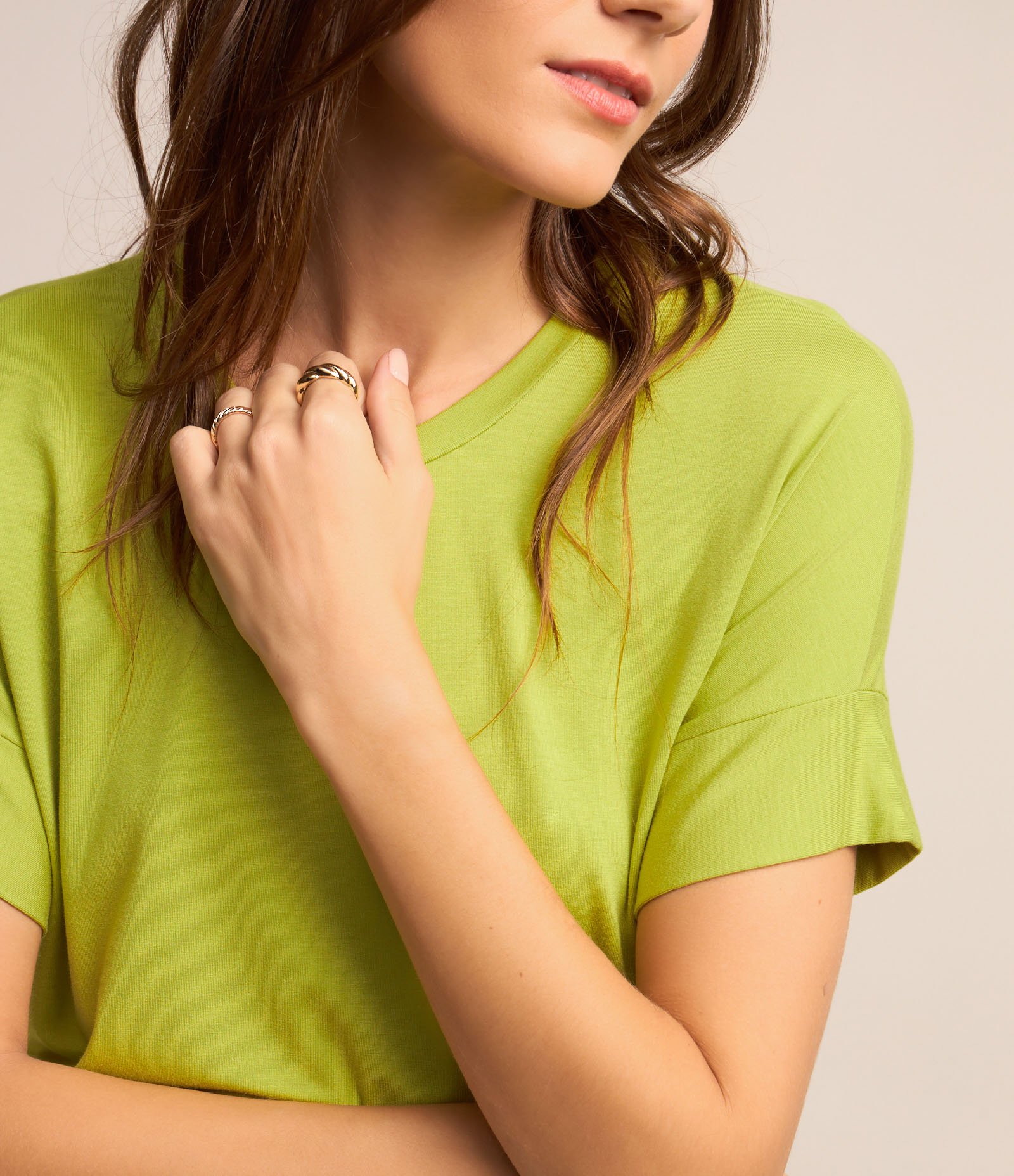 Blusa Sem Cava em Viscose com Gola Redonda Verde Abacate 3