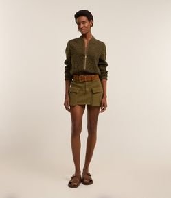 Saia Curta em Sarja com Bolsos Cargo Sobrepostos