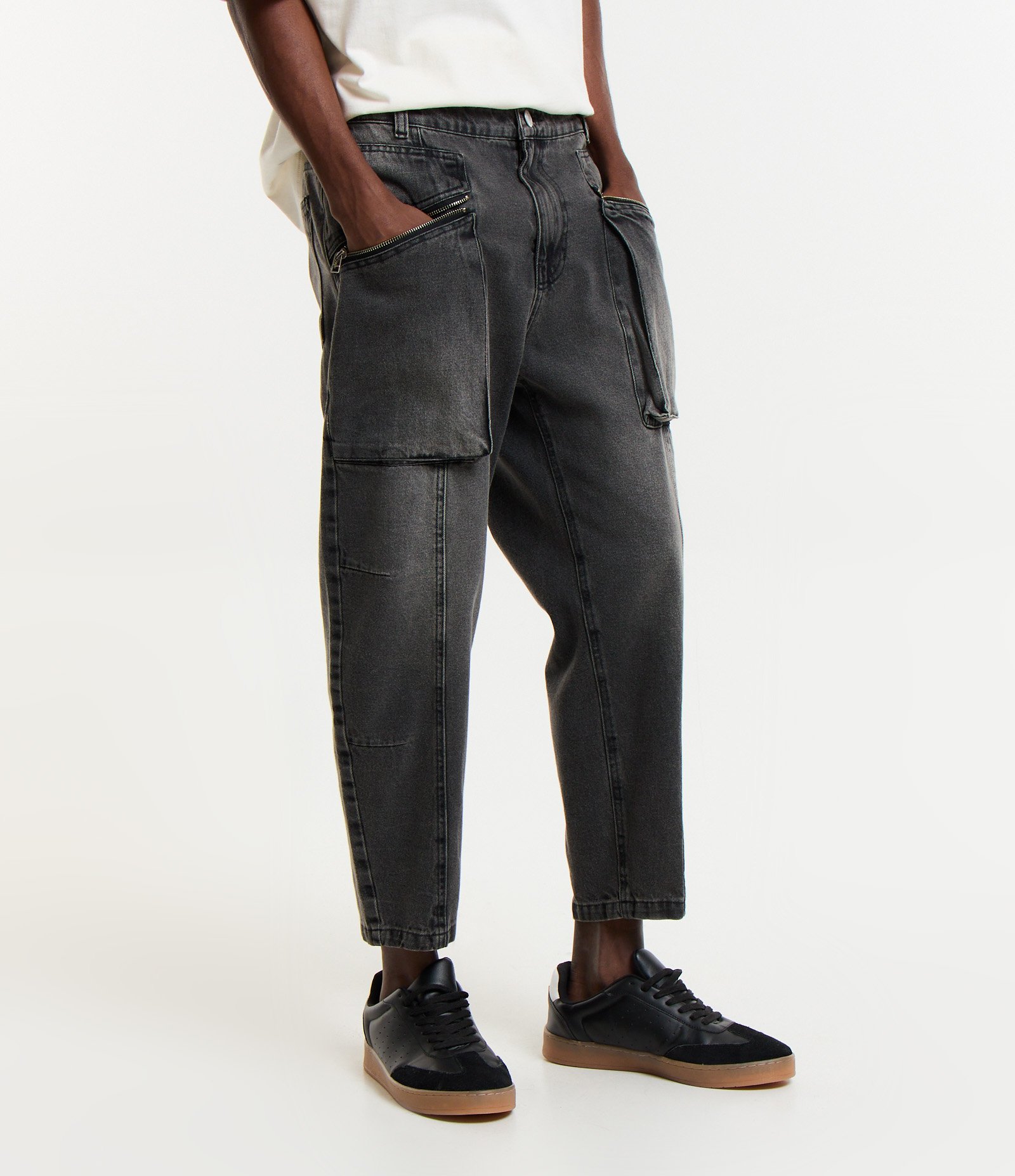 Calça Balloon em Jeans com Bolsos e Zíperes Frontais Preto 2
