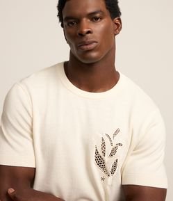 Camiseta Regular em Algodão com Flor