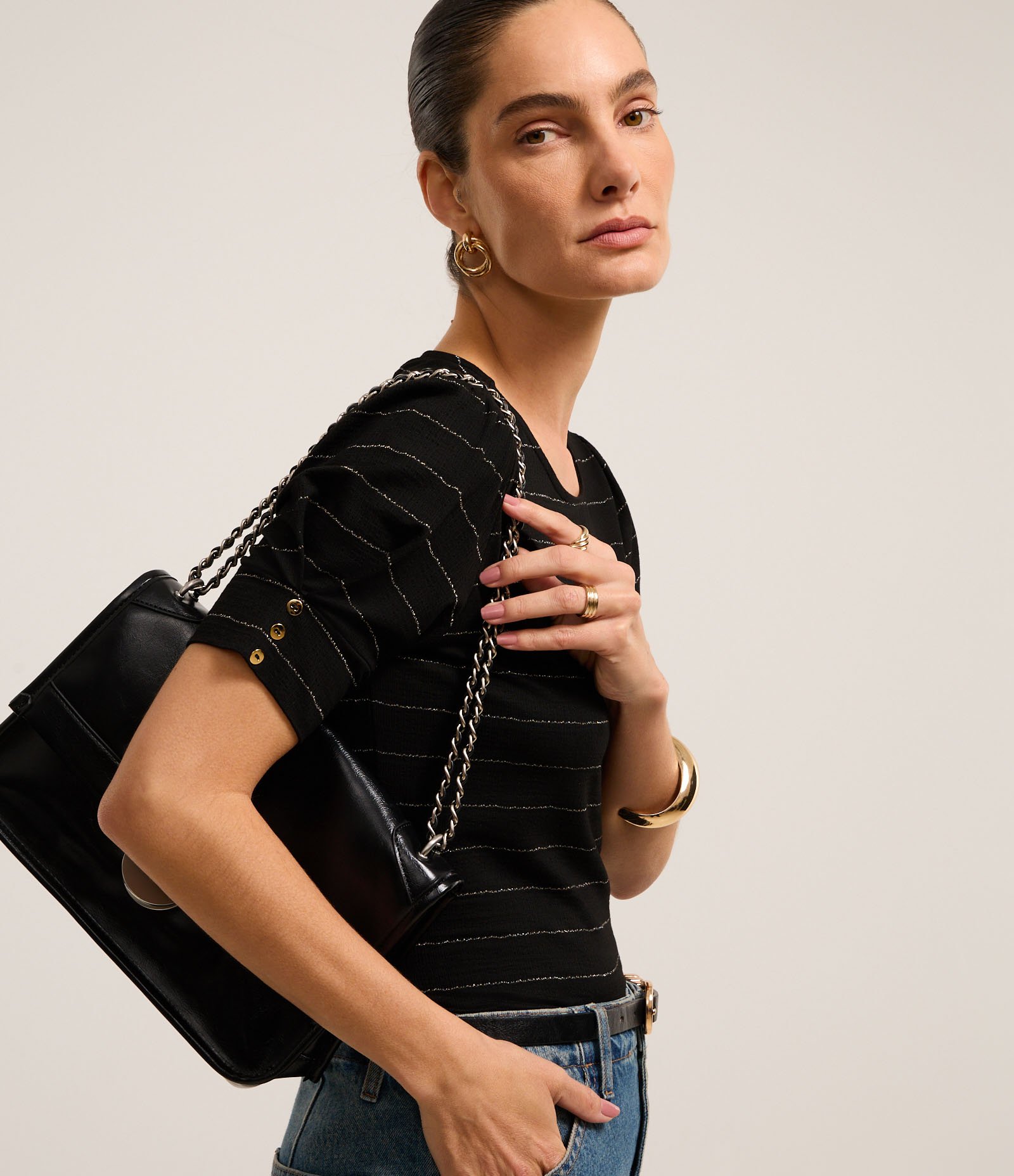 Blusa em Viscose com Estampa Listrada em Fio Metalizado Preto 1