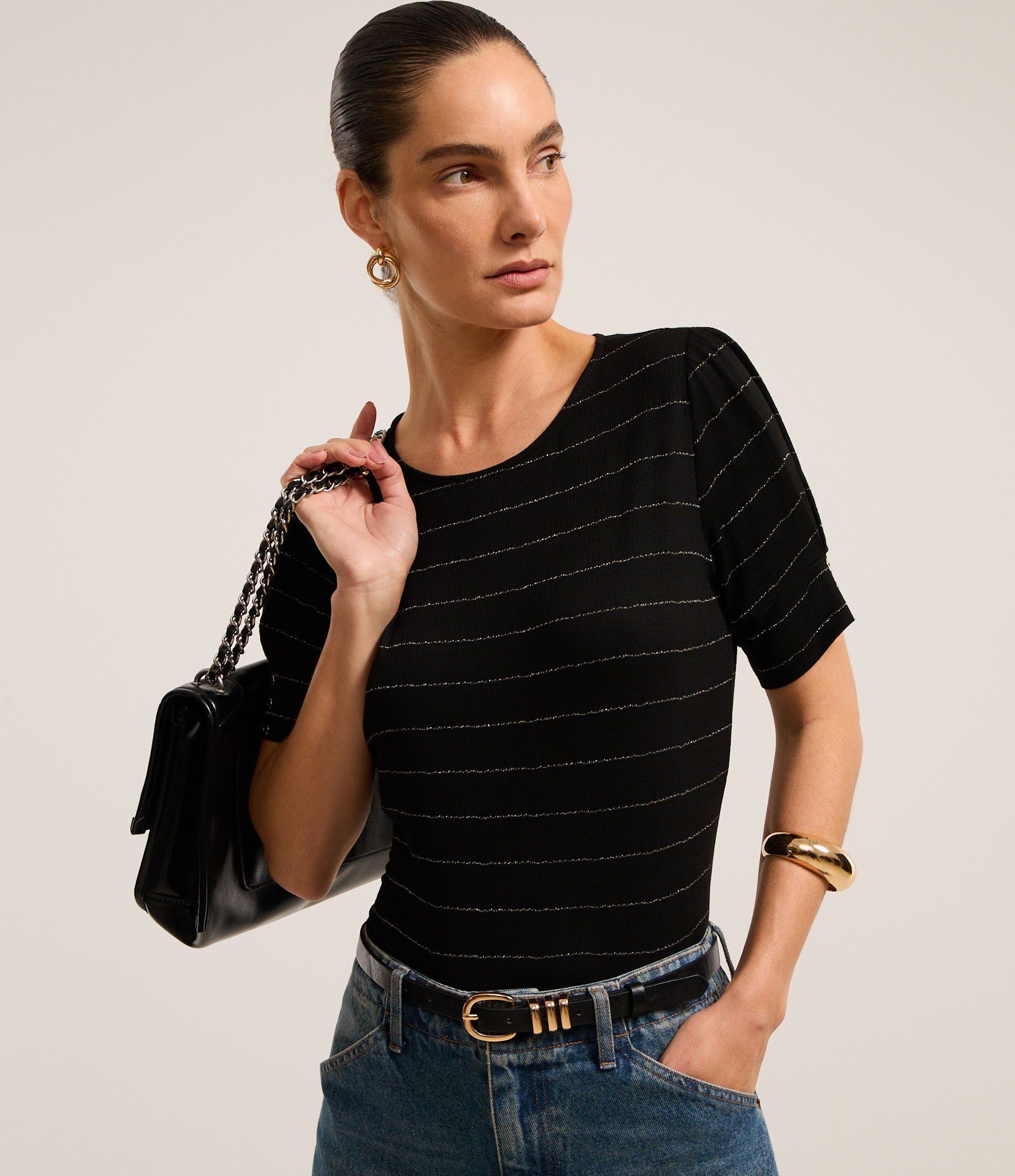 Blusa em Viscose com Estampa Listrada em Fio Metalizado Preto 2