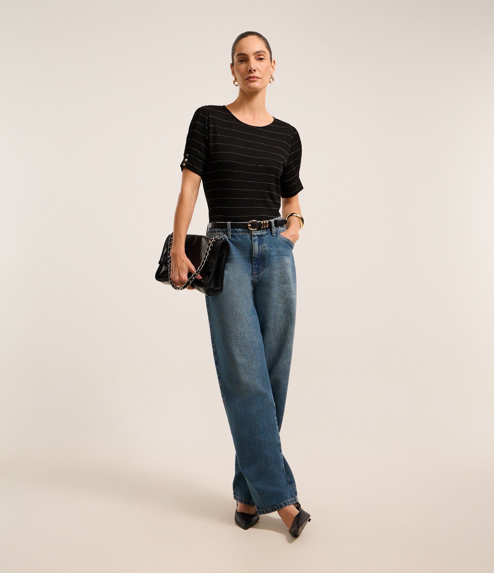 Blusa em Viscose com Estampa Listrada em Fio Metalizado Preto 3