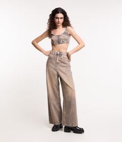 Calça Ampla Cintura Alta em Jeans Dirty Washed Sobretinto