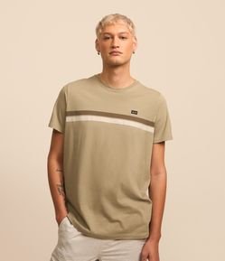 Camiseta Regular em Algodão com Estampa de Listras e Etiqueta Frontal