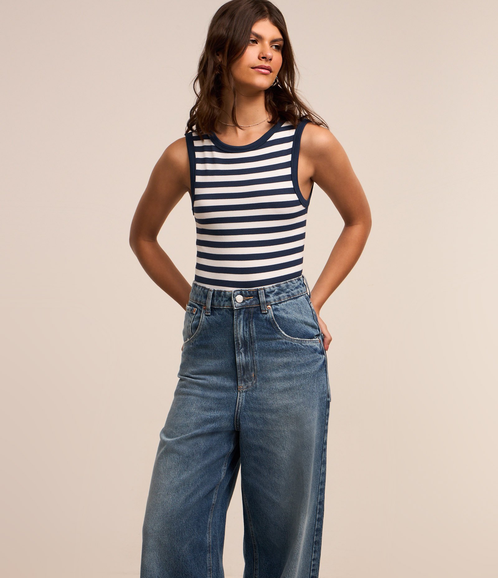 Calça Ampla Cintura Alta em Jeans com Bolsos Azul 3