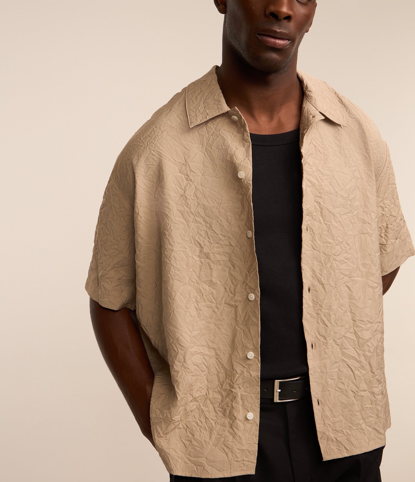 Camisa em Viscose com Efeito Amassado Bege 3