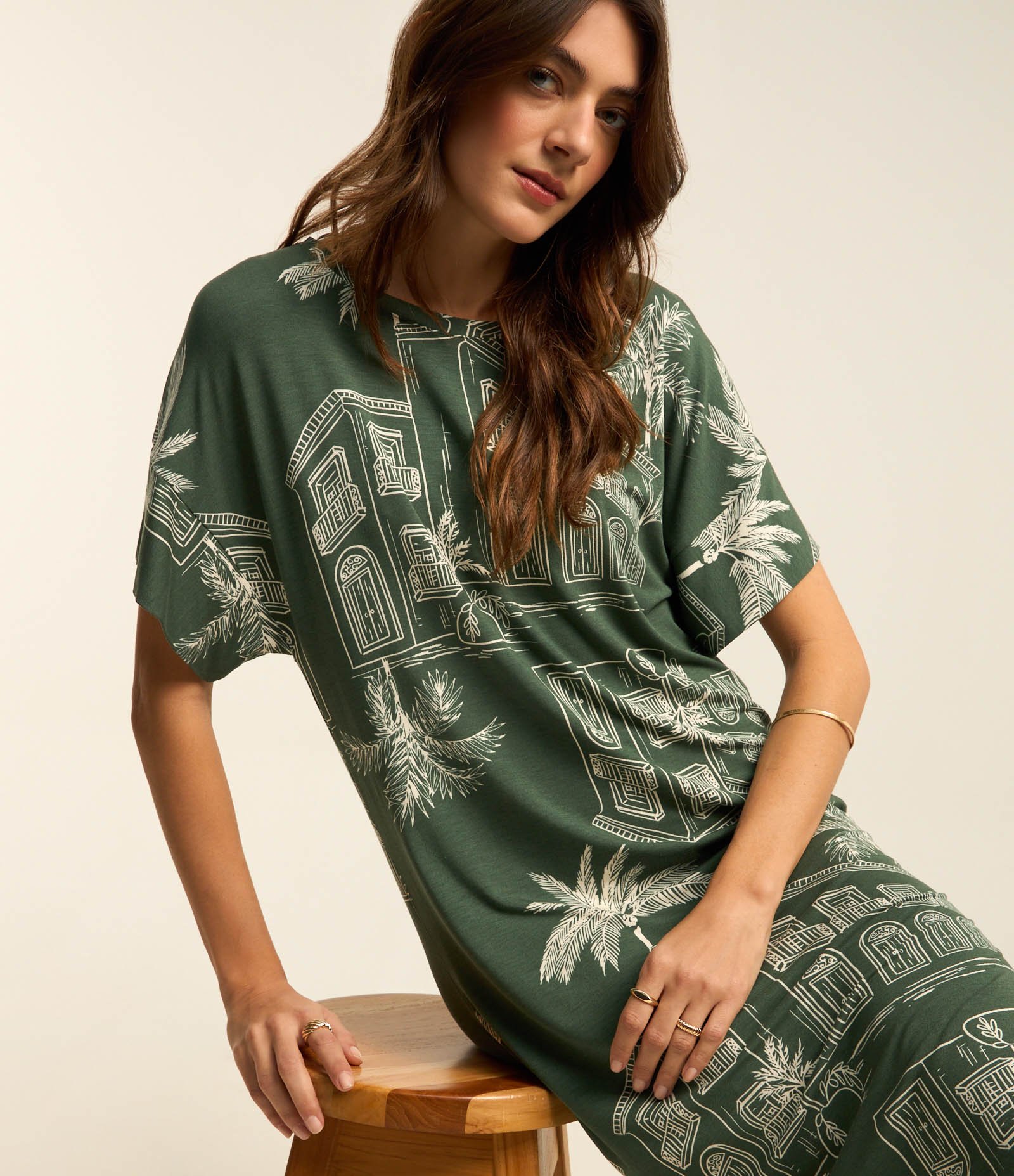 Vestido Midi em Viscose com Estampa Paisagem Verde 2