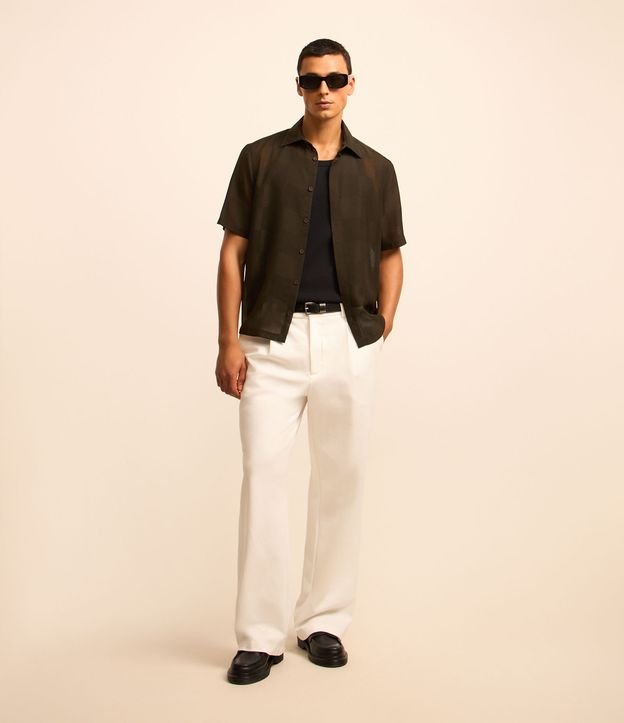 Camisa com Textura Estampa Xadrez e Gola Lapela