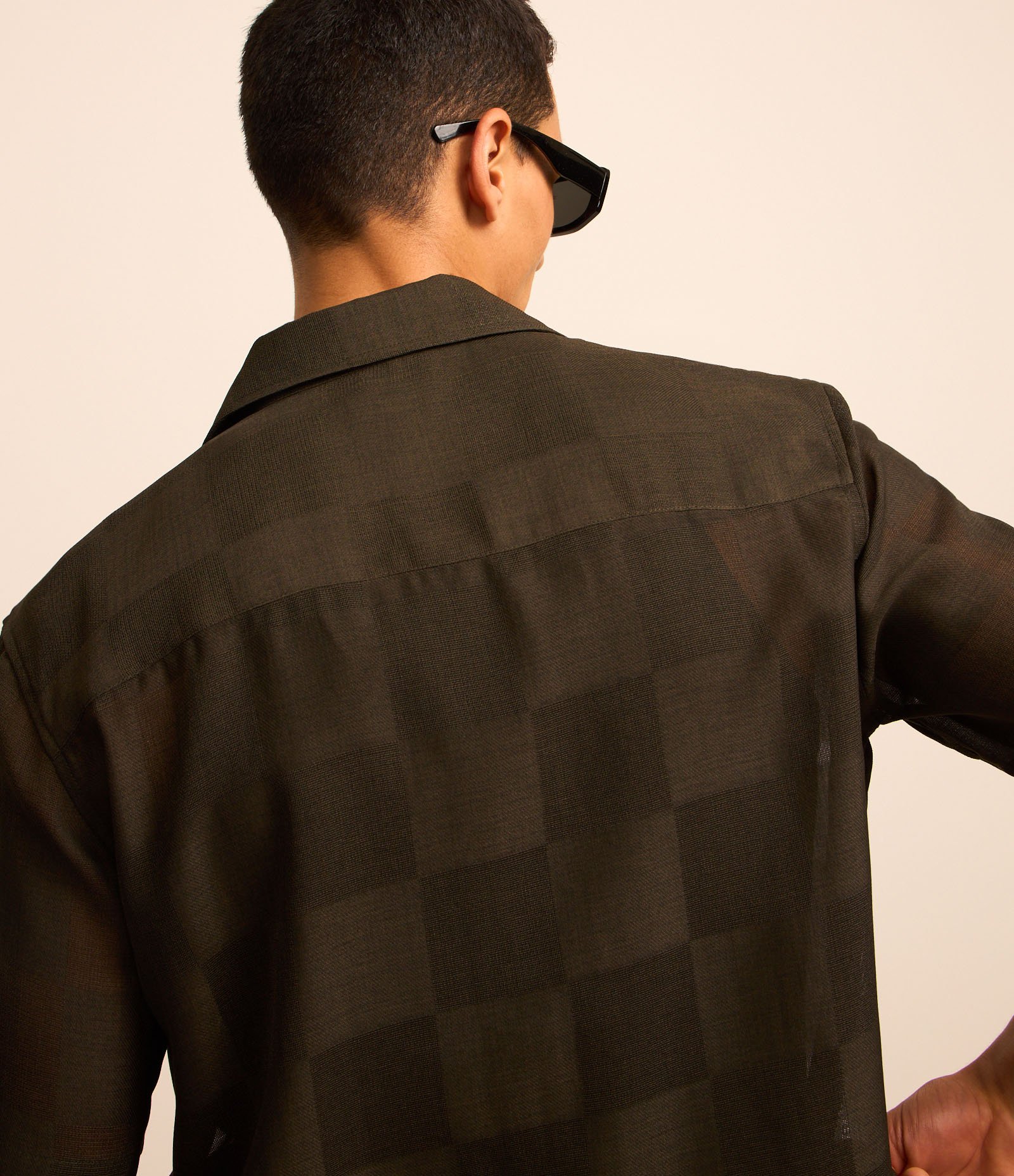 Camisa com Textura Estampa Xadrez e Gola Lapela Grafite 4