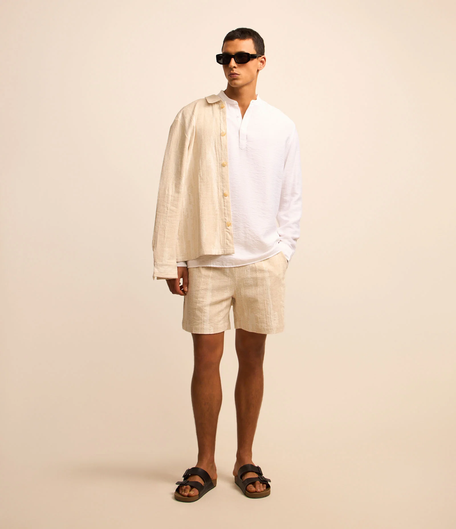 Camisa em Tricoline Acetinada com Gola Padre Branco 2