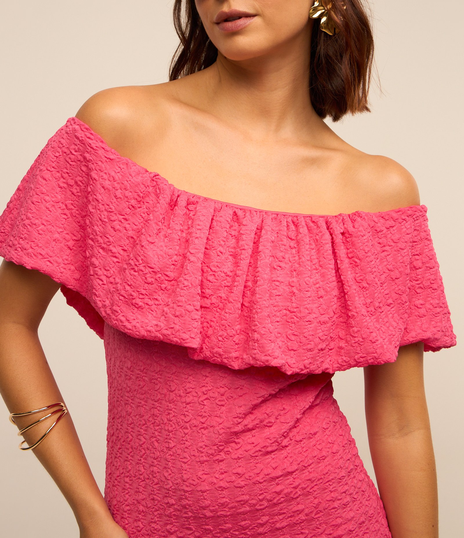 Vestido Ombro a Ombro com Babado e Texturas Rosa 1