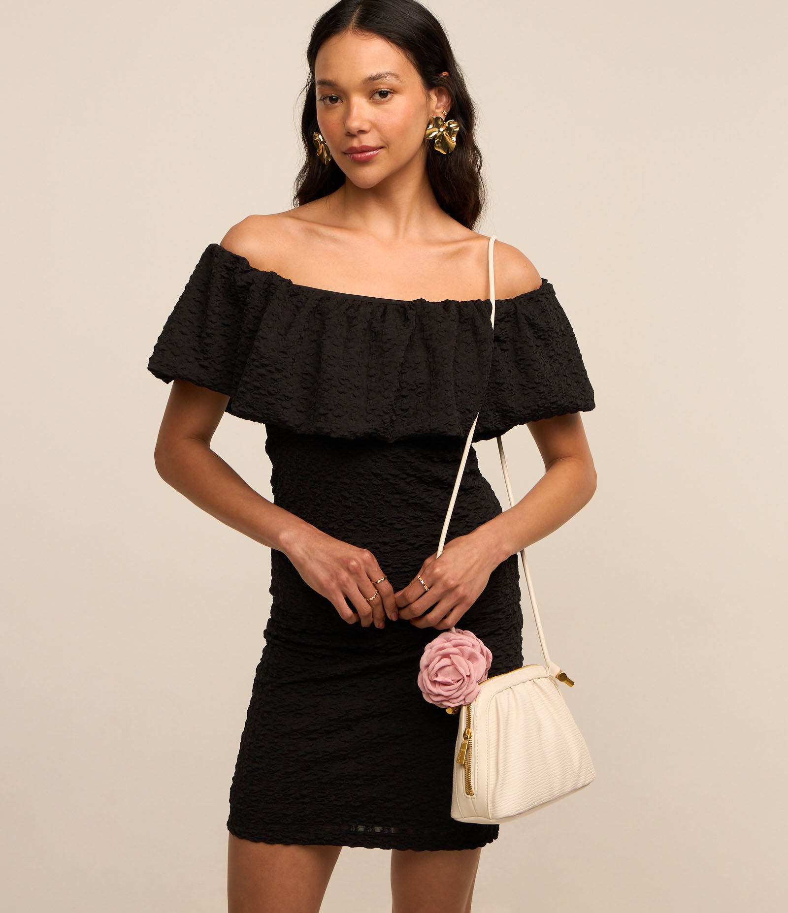 Vestido Ombro a Ombro com Babado e Texturas Preto 3