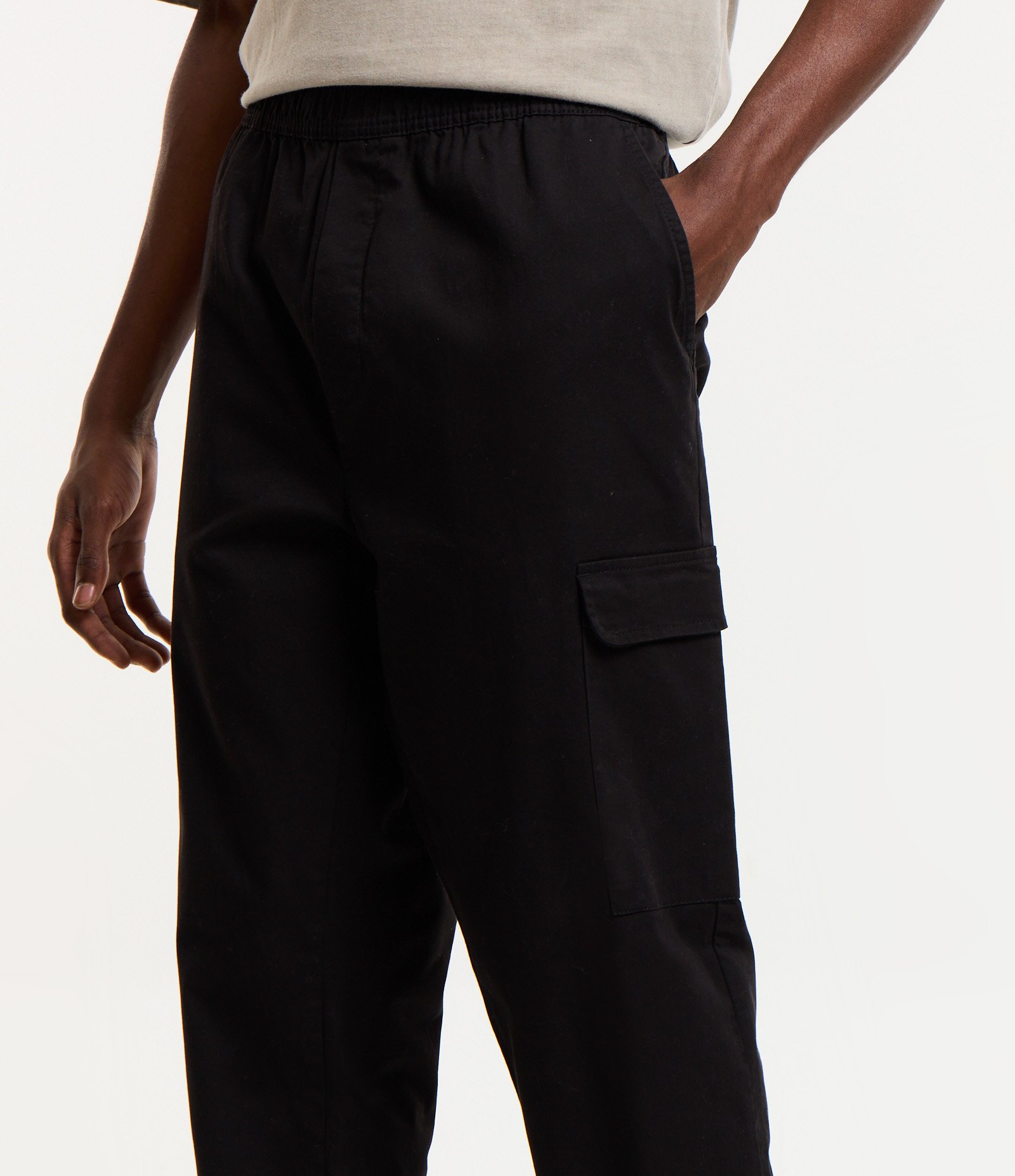 Calça Jogger em Sarja com Bolsos Cargo Azul Marinho 4