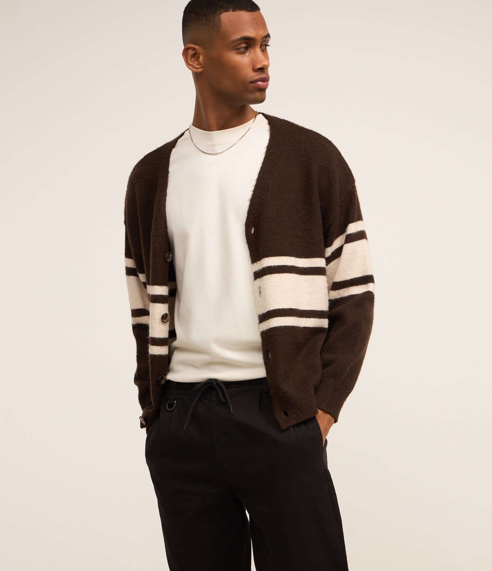 Calça Balloon em Sarja com Efeito Acetinado Cinza Escuro 3