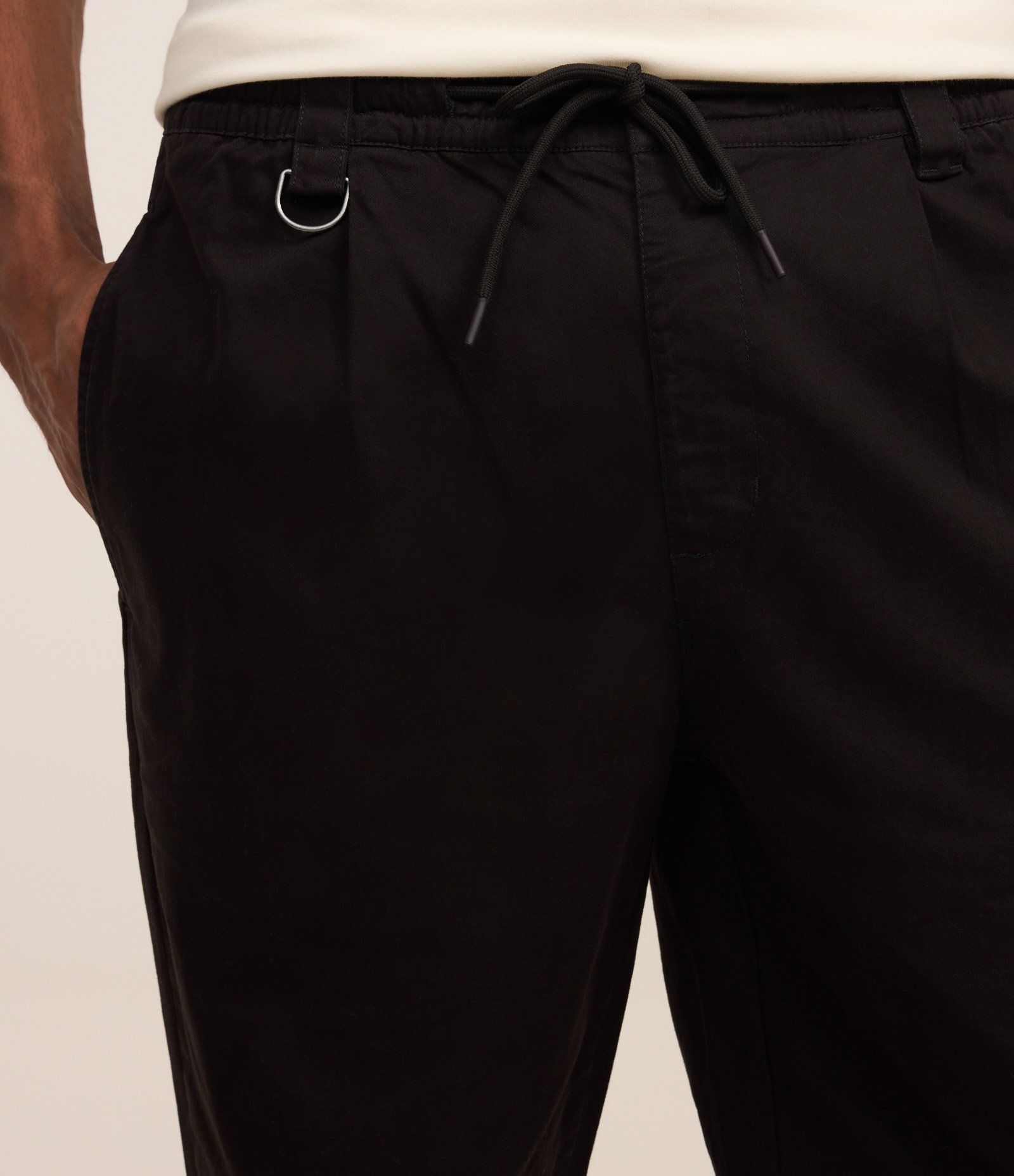 Calça Balloon em Sarja com Efeito Acetinado Cinza Escuro 4