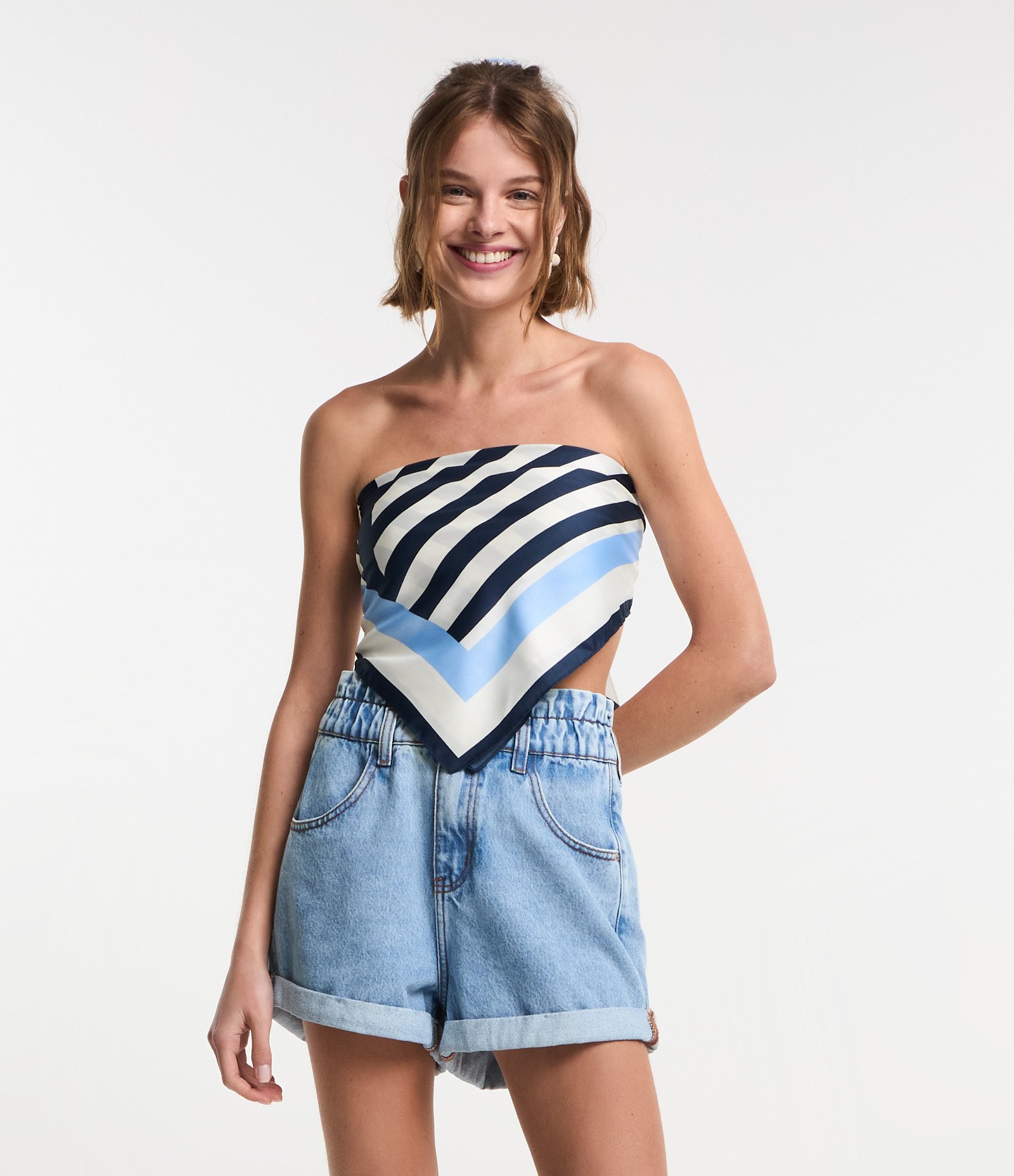 Short Baggy Cintura Alta em Jeans com Barra Dobrada Azul 2