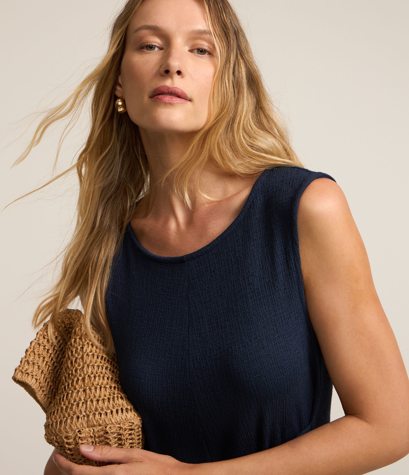 Macacão Reto em Viscose com Amarração na Cintura 3