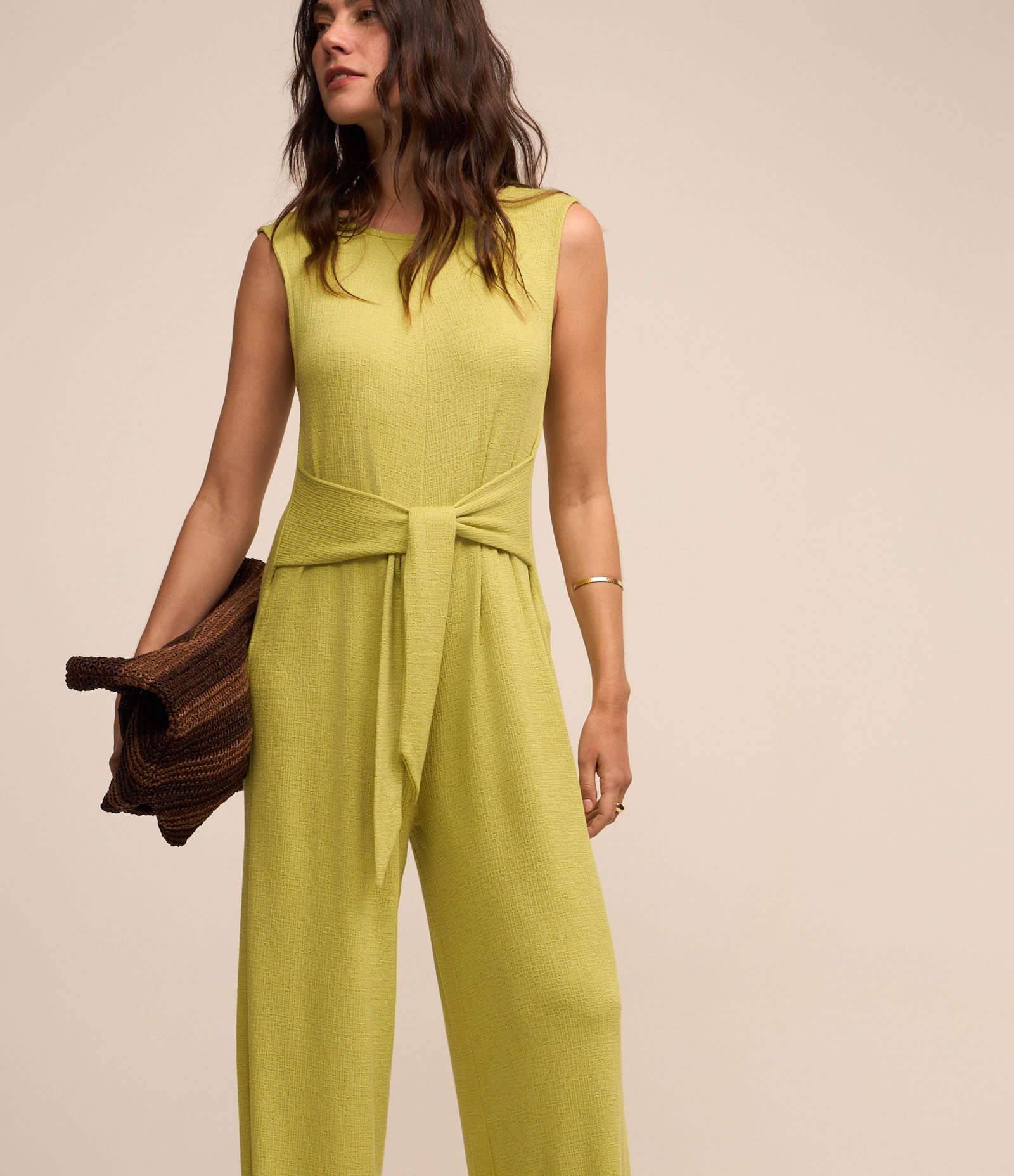 Macacão Reto em Viscose com Amarração na Cintura Verde 2