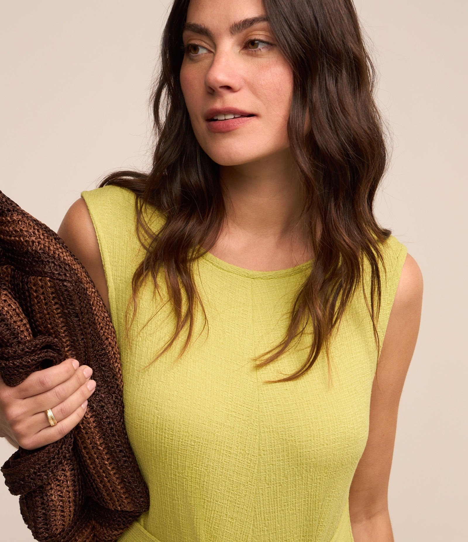 Macacão Reto em Viscose com Amarração na Cintura Verde 5